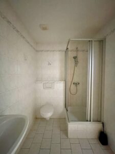 Bad mit Dusche